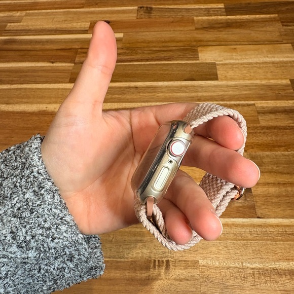 Apple Watch SE 40 MM Aluminum Case with Beige Band - Picture 2 of 3